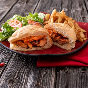 Sandwich au poulet mariné